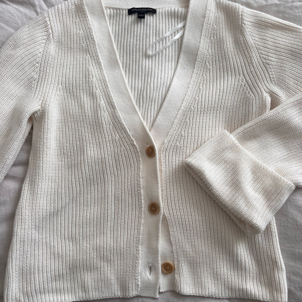 Cream, cuff sleeved cardigan. Banana republic, size L.